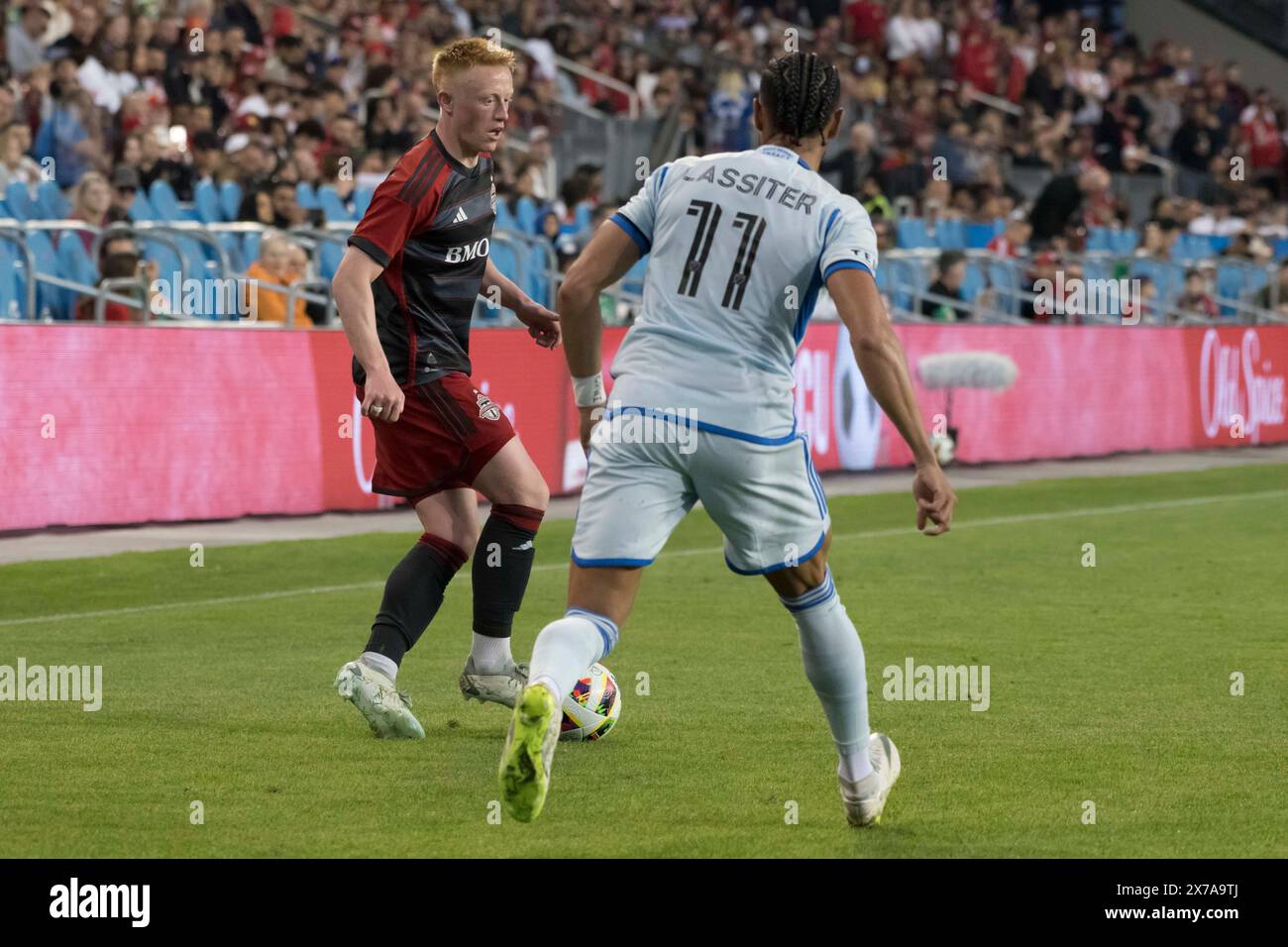 Toronto, Ontario, Canada. 18 mai 2024. Matty Longstaff #8 (G) et Ariel Lassiter #11 (d) en action lors du match MLS entre Toronto FC et CF Montréal au BMO Field à Toronto. Le match s'est terminé 5-1 pour le Toronto FC. (Crédit image : © Angel Marchini/ZUMA Press Wire) USAGE ÉDITORIAL SEULEMENT! Non destiné à UN USAGE commercial ! Banque D'Images