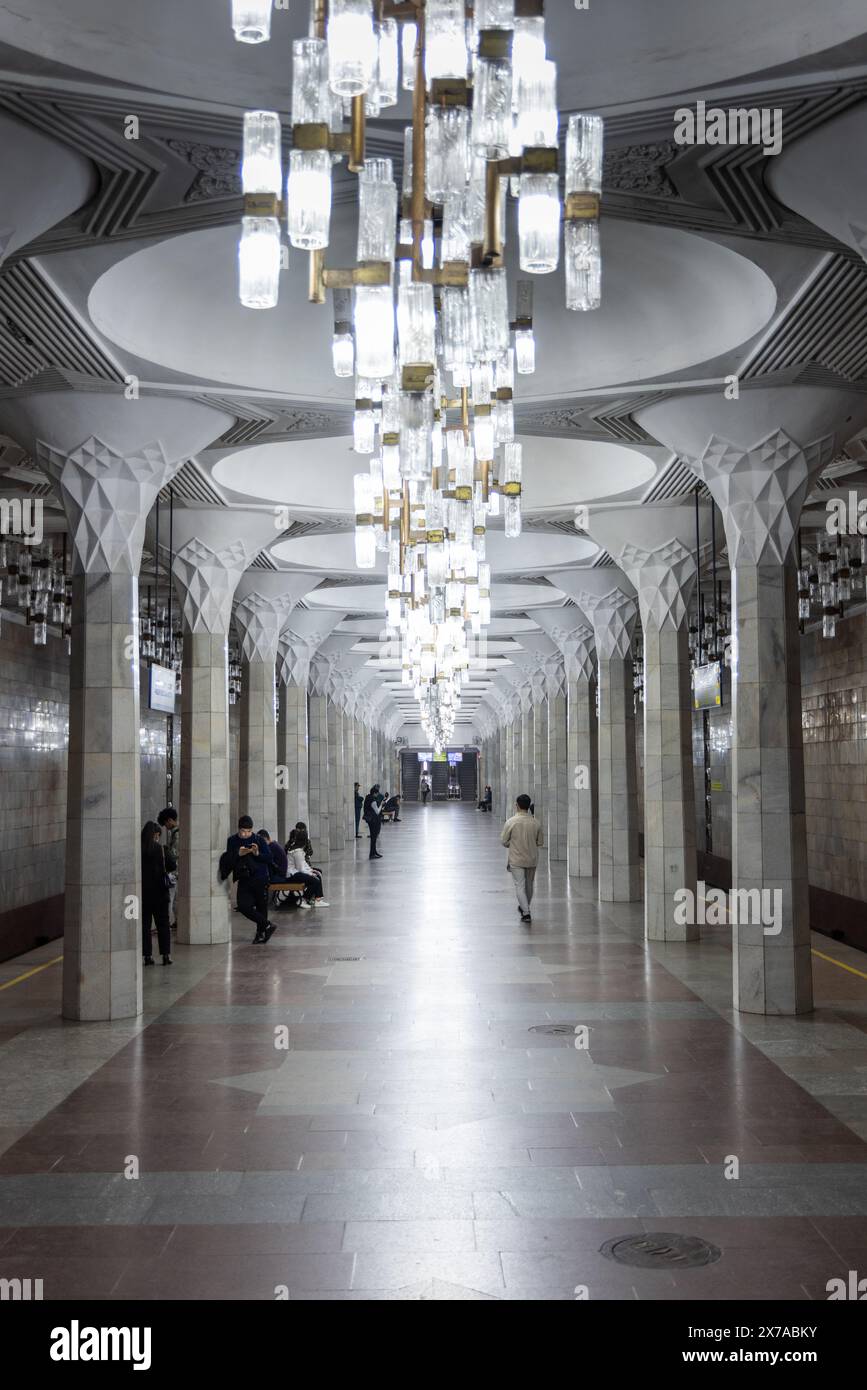 Mustakili Maydoni (place de l'indépendance) Station du métro de Tachkent, Tachkent, Ouzbékistan, Asie centrale à l'architecture moderniste Banque D'Images