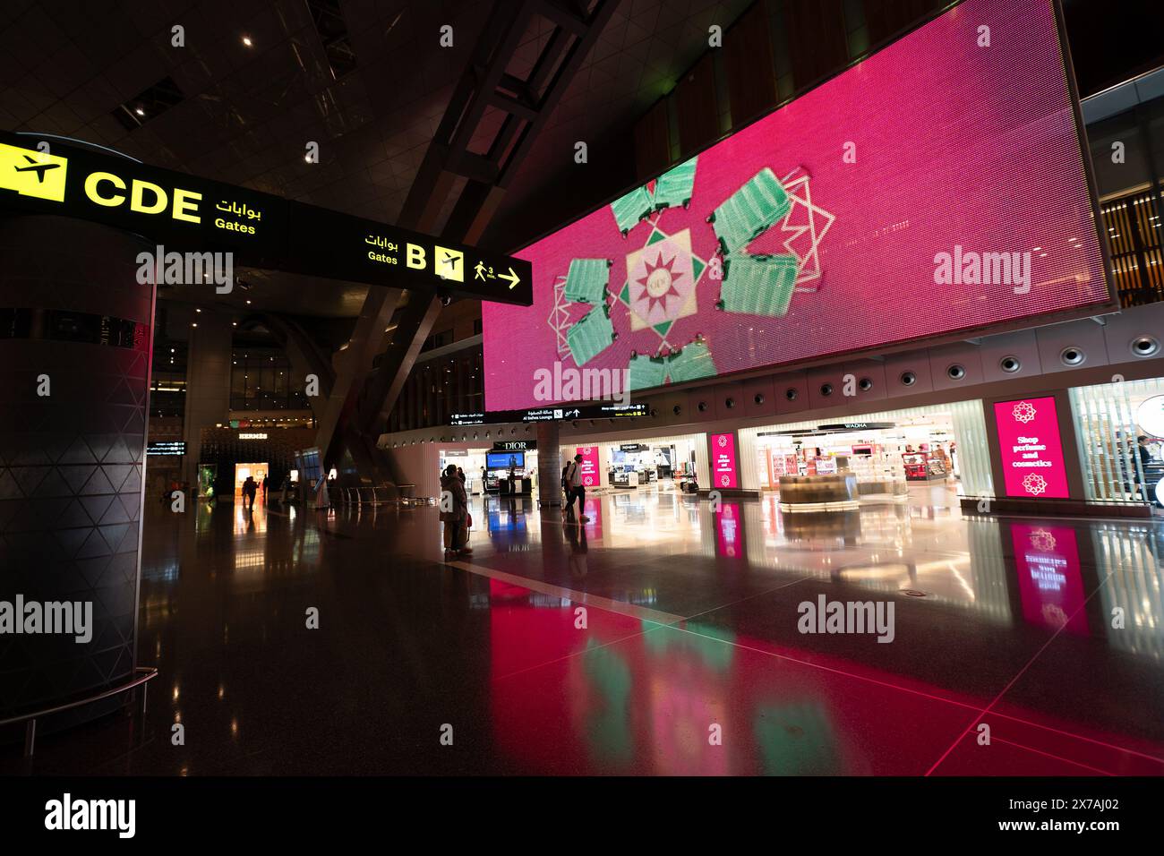 DOHA, QATAR - 13 OCTOBRE 2023 : prise de vue intérieure de l'aéroport international Hamad. Banque D'Images