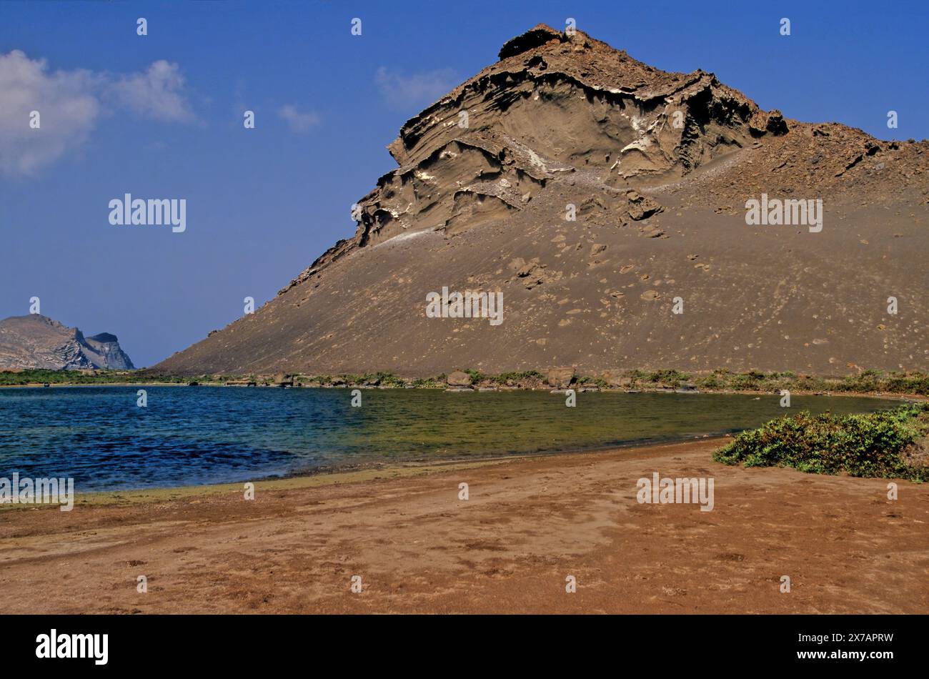Zubair Group, Al Zubair Group ou Zubayr Group est un groupe de 10 îles volcaniques majeures, au sommet d'un volcan bouclier sous-jacent dans la mer Rouge Banque D'Images