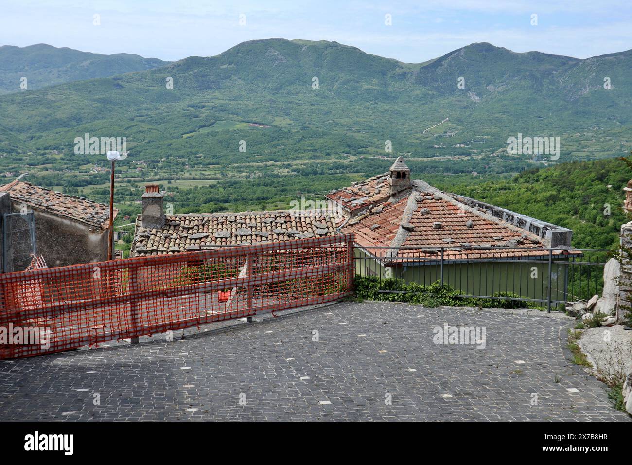 Macchiagodena - Panorama dalla piazzetta à frana Banque D'Images
