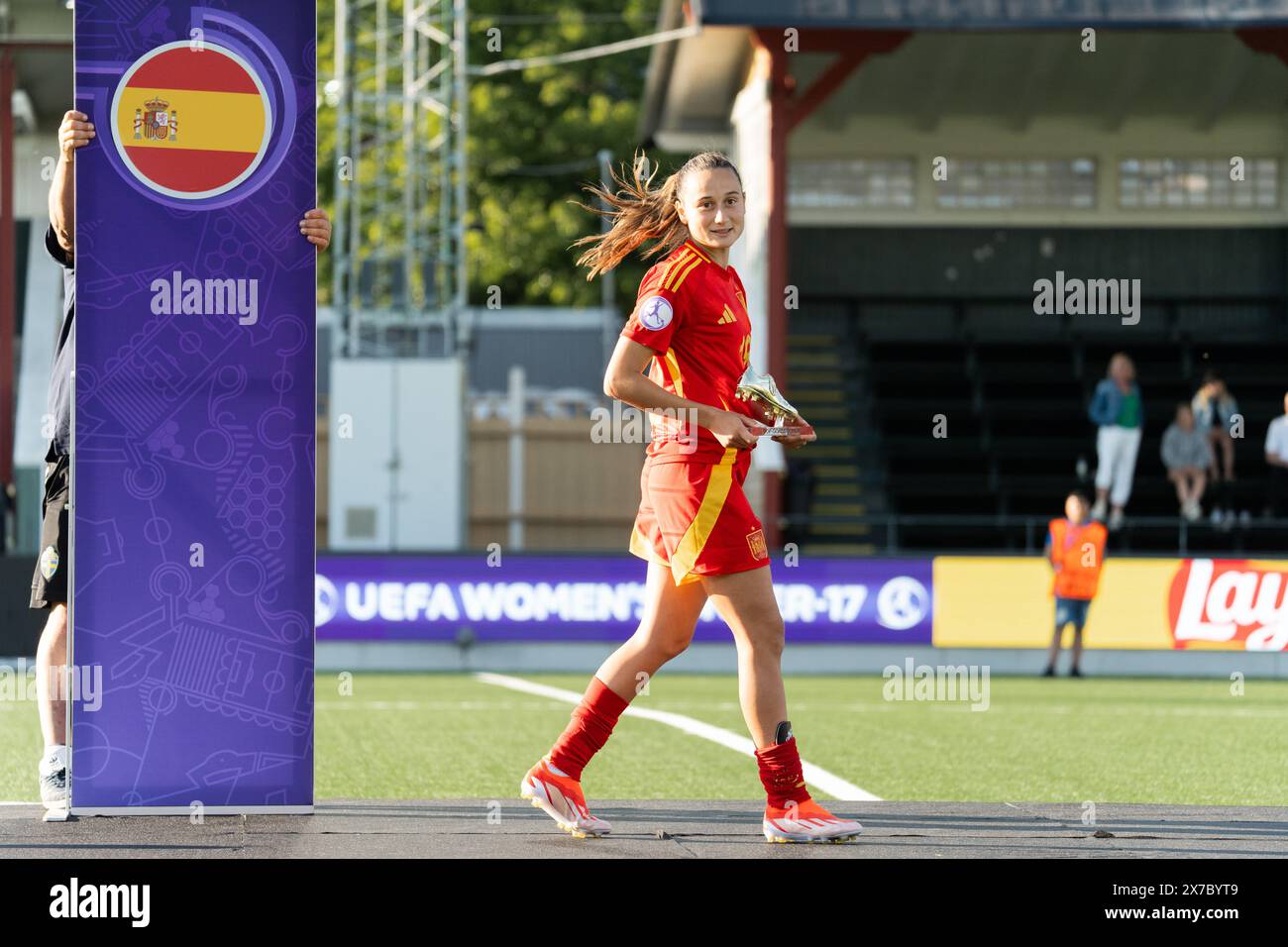 Malmö, Suède. 18 mai 2024. Alba Cerrato (19 ans), d'Espagne, est nommée joueuse du tournoi et meilleure butrice de la finale du Championnat D'EURO féminin des moins de 17 ans de l'UEFA entre l'Angleterre et l'Espagne au Malmö Idrottsplats à Malmö. (Crédit photo : Gonzales photo/Alamy Live News Banque D'Images