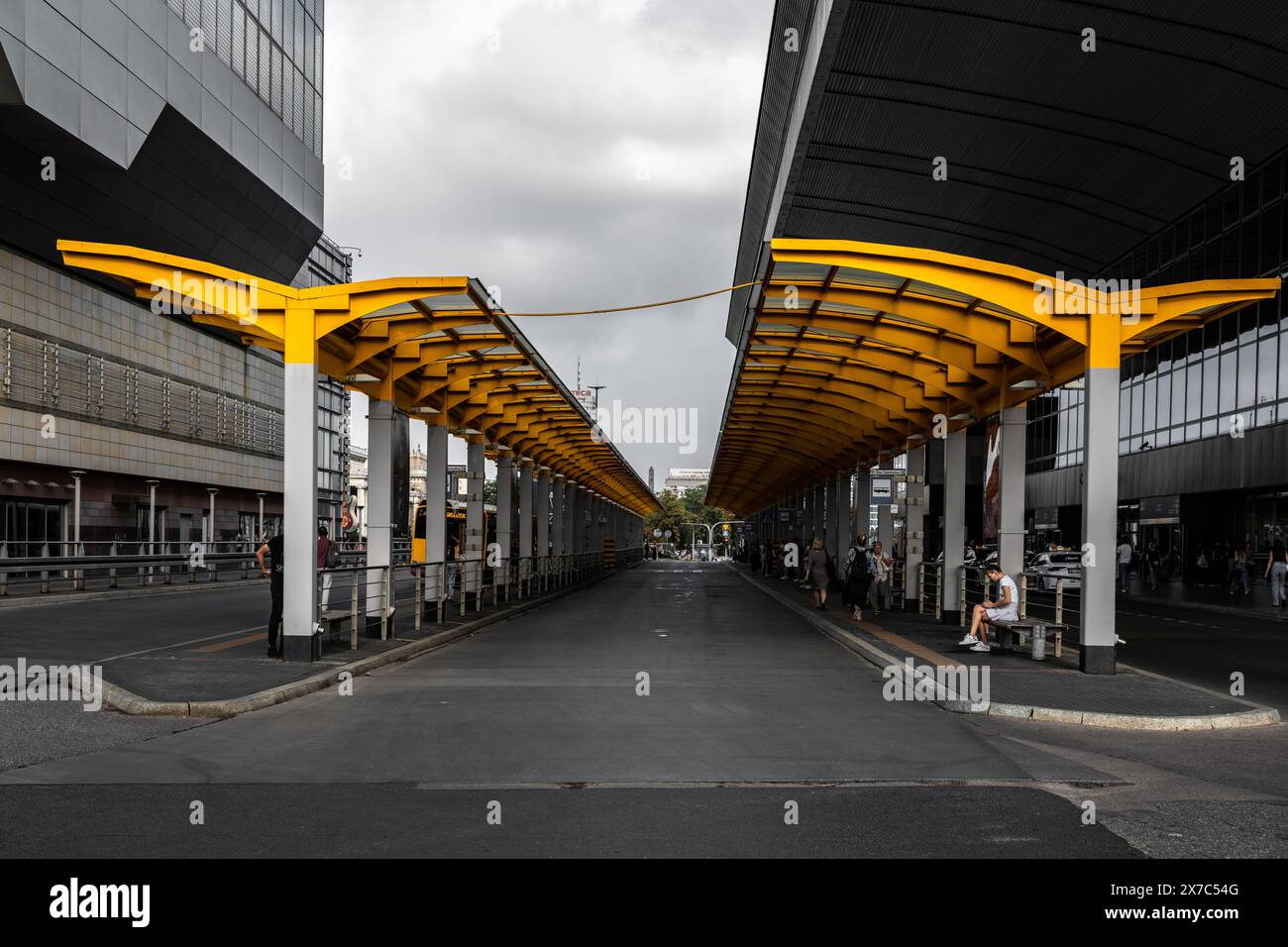 La gare routière centrale de Varsovie Banque D'Images