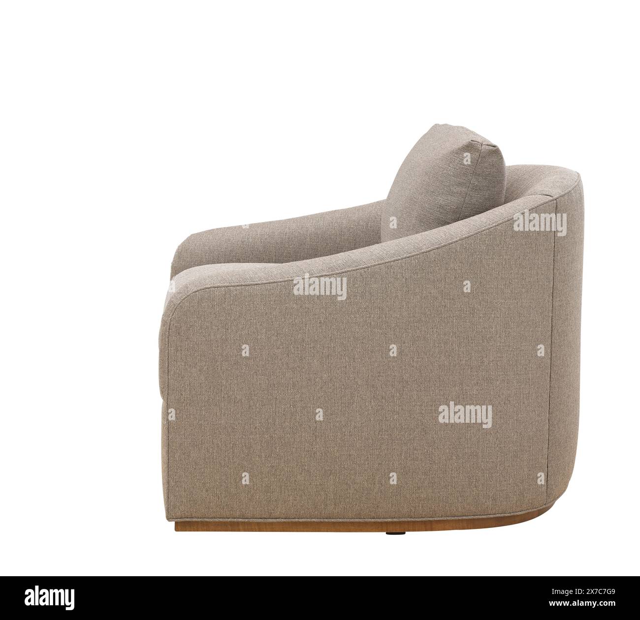 coussin doux de fauteuil en tissu découpé avec pied en bois isolé sur fond blanc. chemin de détourage inclus. Banque D'Images