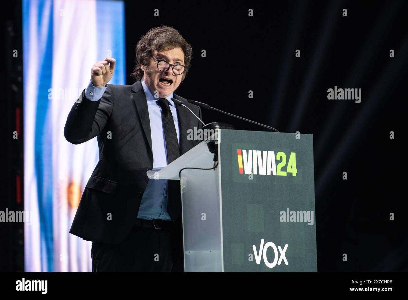 Madrid, Espagne. 19 mai 2024. Le président argentin Javier Milei s'exprimant lors de la conférence 'Europa Viva 24' organisée par le parti d'extrême droite Vox au Palacio de Vistalegre. Des politiciens d’extrême droite de différents pays ont participé à la convention qui a lieu avant les élections européennes. Crédit : Marcos del Mazo/Alamy Live News Banque D'Images