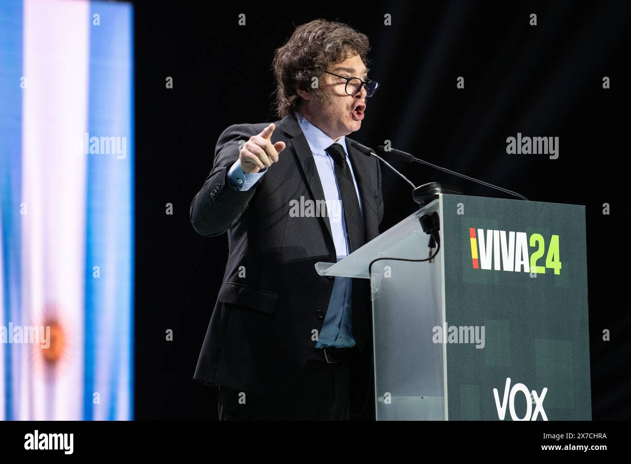 Madrid, Espagne. 19 mai 2024. Le président argentin Javier Milei s'exprimant lors de la conférence 'Europa Viva 24' organisée par le parti d'extrême droite Vox au Palacio de Vistalegre. Des politiciens d’extrême droite de différents pays ont participé à la convention qui a lieu avant les élections européennes. Crédit : Marcos del Mazo/Alamy Live News Banque D'Images