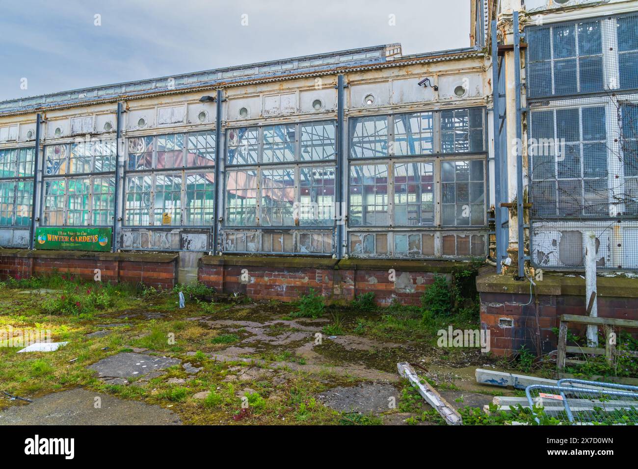 Vue sur les jardins d'hiver désaffectés de Great Yarmouth, Royaume-Uni Banque D'Images