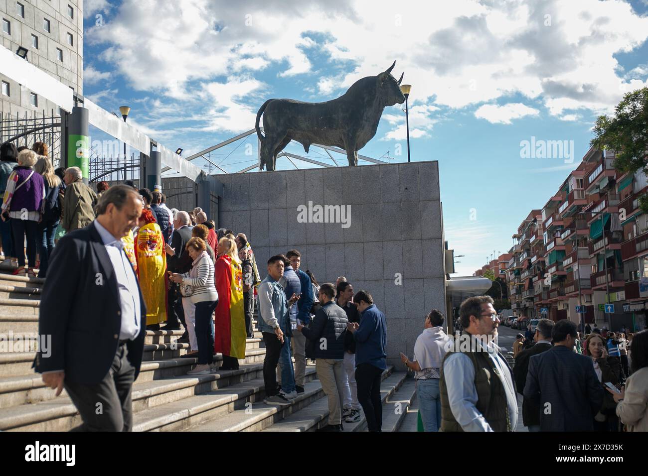 Madrid, Espagne. 19 mai 2024. Vue d'une entrée du palais Vistalegre à Madrid avant le début de l'événement Europa Viva 2024 organisé par le parti politique espagnol VOX. Crédit : SOPA images Limited/Alamy Live News Banque D'Images