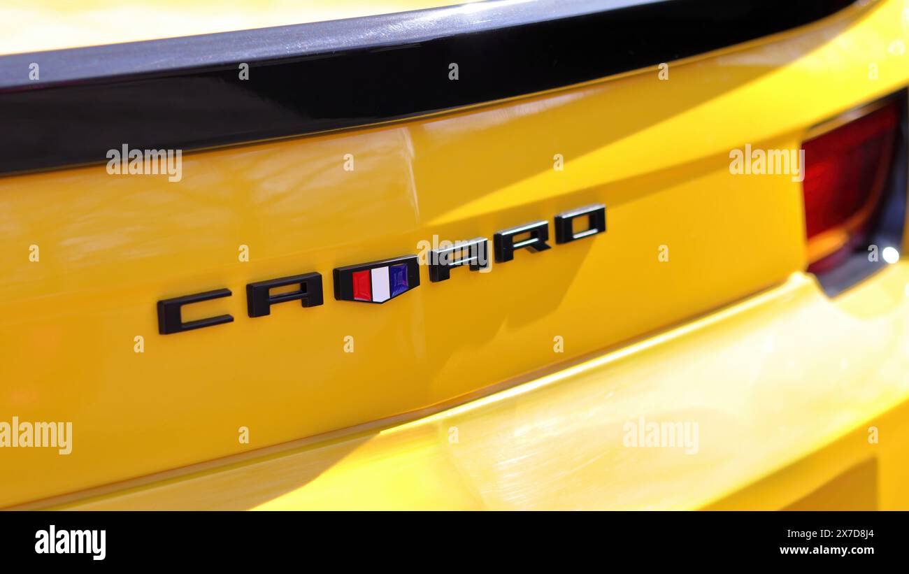 Vue arrière de la Camaro jaune de Chevrolet Banque D'Images