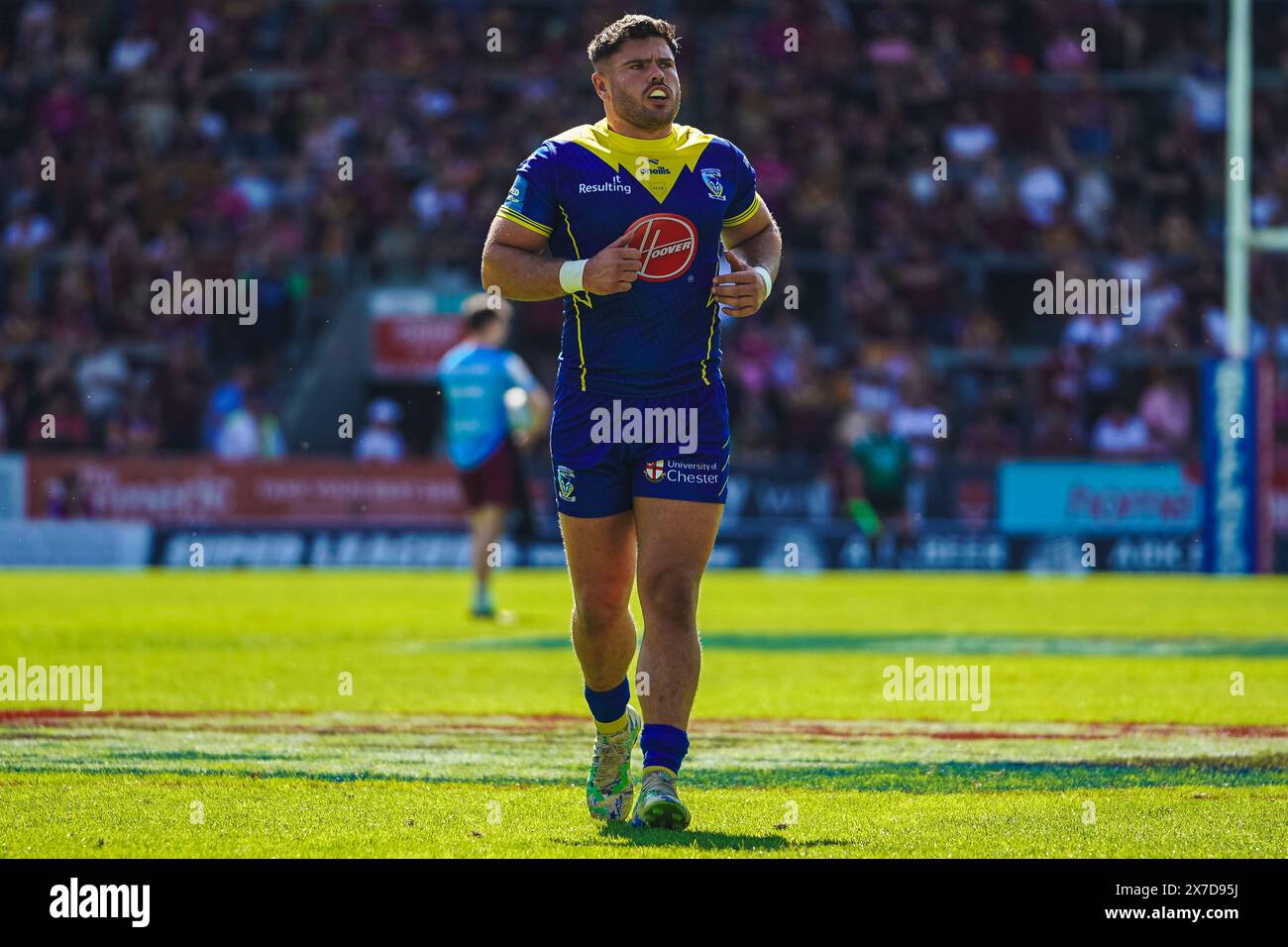 St Helens, Merseyside, Royaume-Uni. 19 mai 2024. Betfred Challenge Cup Rugby : Huddersfield Giants vs Warrington Wolves au Totally Wicked Stadium. Joe Philbin en courant après Warrington avoir un autre essai. Crédit James Giblin Photography/Alamy Live News. Banque D'Images