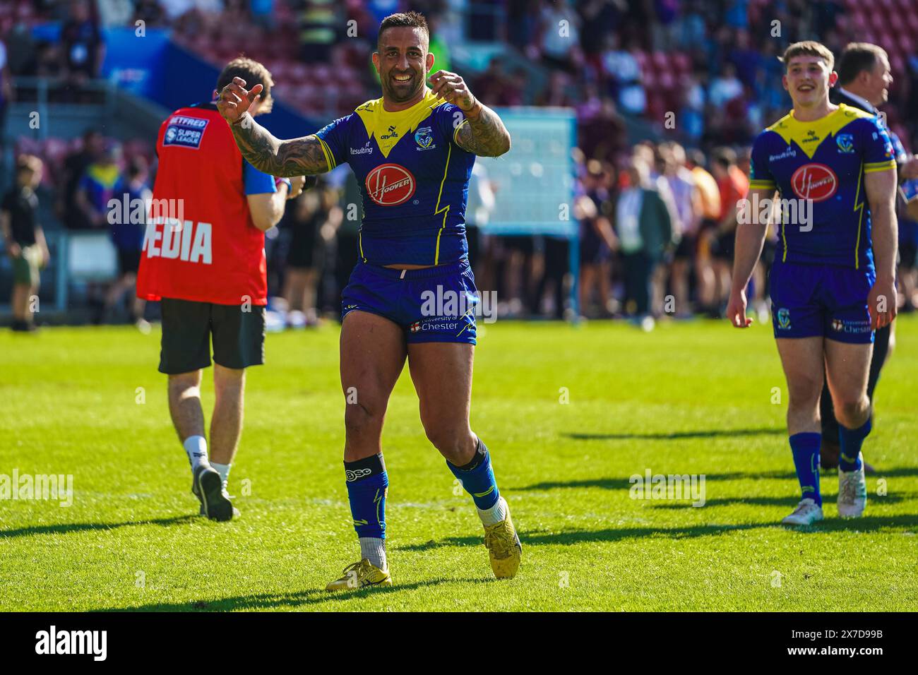 St Helens, Merseyside, Royaume-Uni. 19 mai 2024. Betfred Challenge Cup Rugby : Huddersfield Giants vs Warrington Wolves au Totally Wicked Stadium. Paul VAUGHAN célébrant à plein temps. Crédit James Giblin Photography/Alamy Live News. Banque D'Images