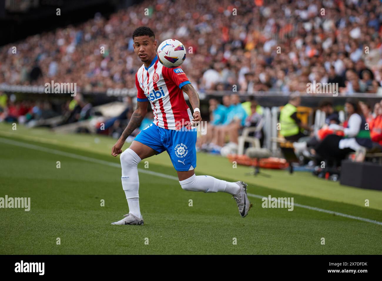 Valencia, Espagne. 19 mai 2024. VALENCIA, ESPAGNE - 19 MAI : Savio quitte Winger of Girona FC en action lors du match LaLiga EA Sports entre Valencia CF et Girona FC au stade Mestalla, le 19 mai 2024 à Valence, Espagne. (Photo de Jose Torres/photo Players images) crédit : Magara Press SL/Alamy Live News Banque D'Images