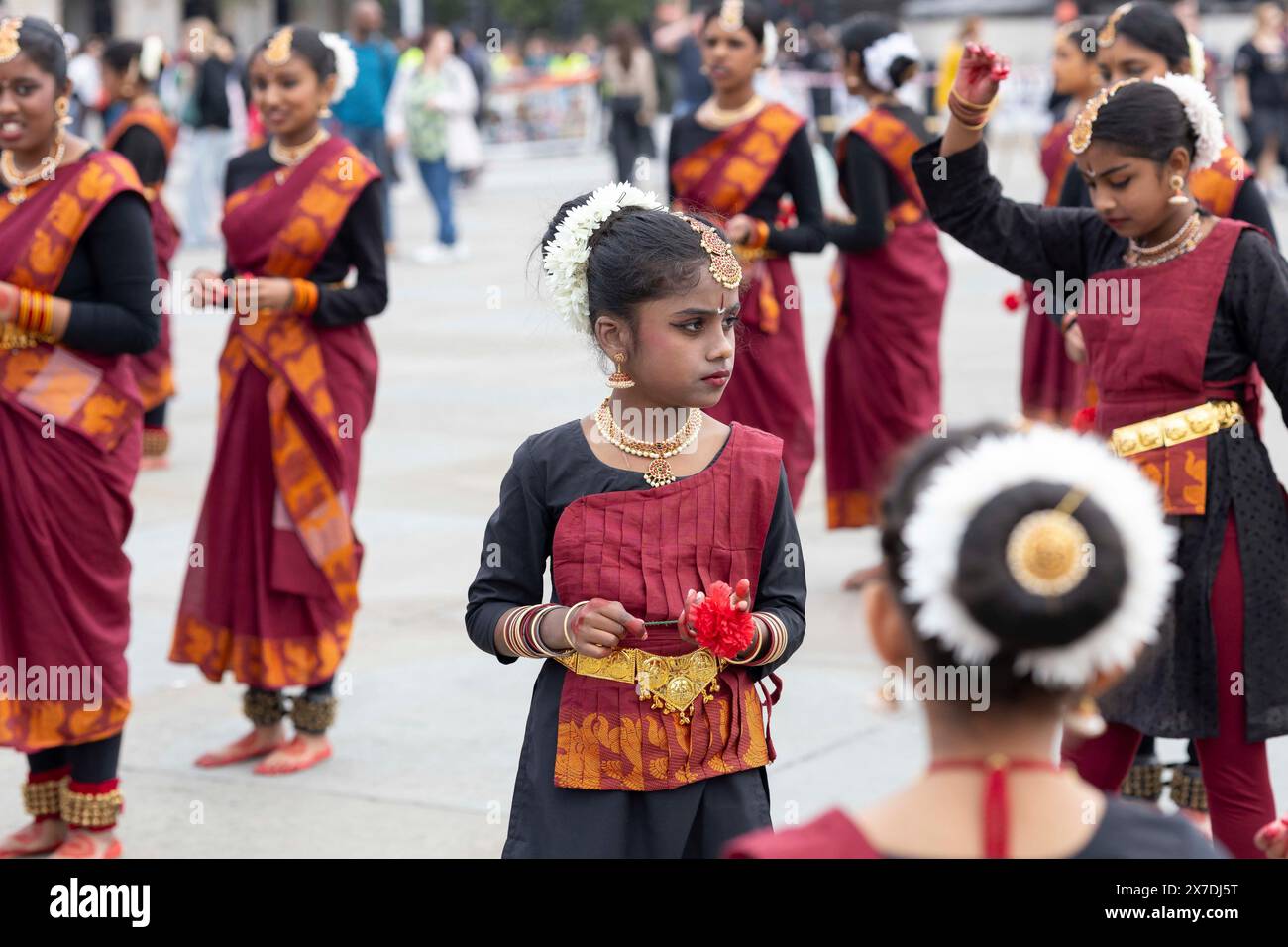 Londres, Royaume-Uni 18 mai 2024 les danseurs tamouls sri-lankais se préparent, dans le cadre de la Journée du souvenir de Mullivaikkal, à se souvenir des personnes tuées au cours des dernières étapes de la guerre civile et du génocide sri-lankais. Banque D'Images