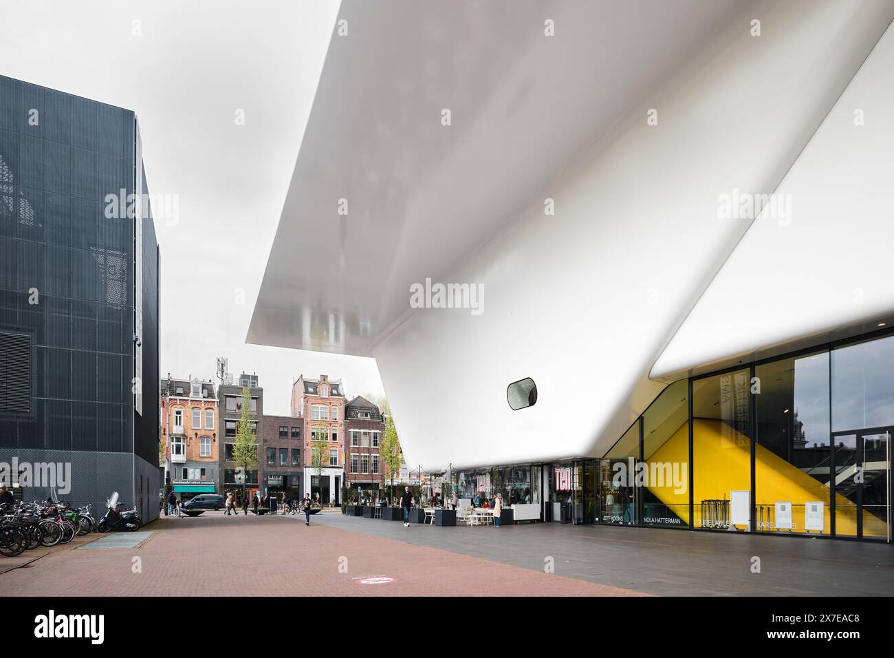 Pays-Bas, Amsterdam - 10 avril 2024 : Stedelijk Museum Amsterdam ou le Musée Municipal Amsterdam est un musée d'art moderne Banque D'Images