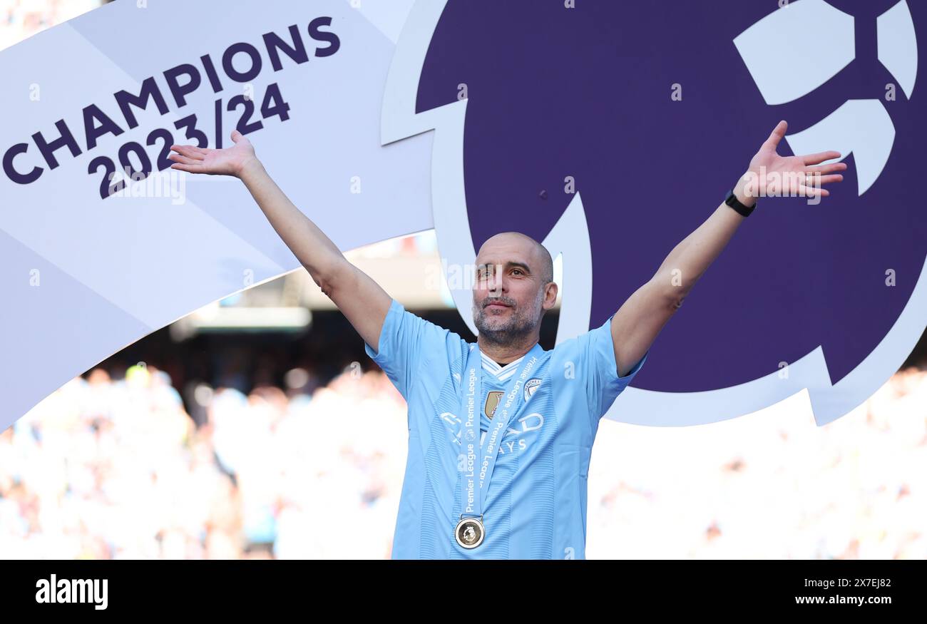 Manchester, Royaume-Uni. 20 mai 2024. L'entraîneur de Manchester City, Pep Guardiola, célèbre le match de football anglais entre Manchester City et West Ham United à Manchester, en Grande-Bretagne, le 19 mai 2024. Crédit : Xinhua/Alamy Live News Banque D'Images