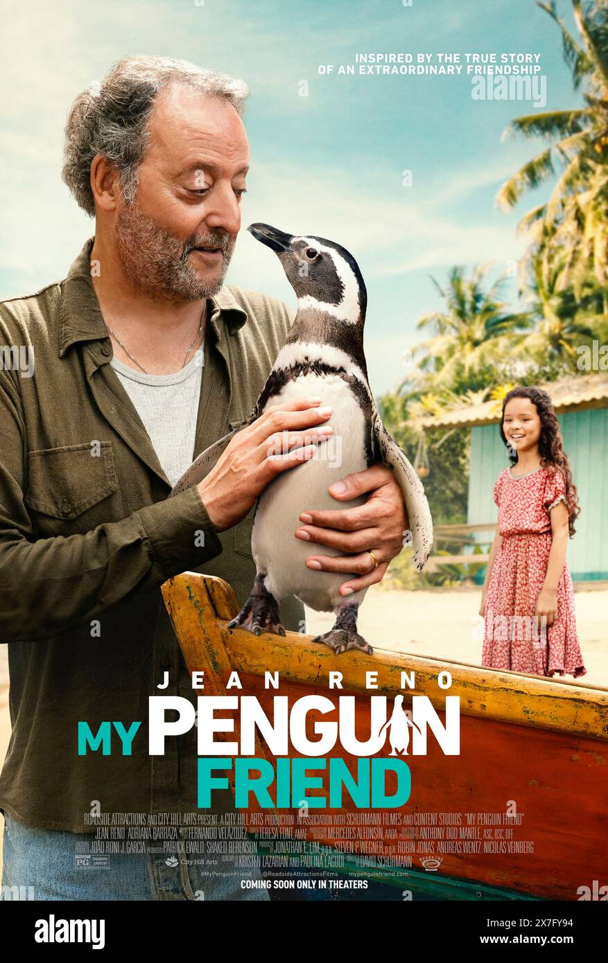 My Penguin Friend (2024) réalisé par David Schurmann et mettant en vedette Jean Reno, Adriana Barraza et Rochi Hernández. Un pingouin perdu sauvé d'une marée noire transforme la vie d'un pêcheur au cœur brisé. Affiche US One sheet.***USAGE ÉDITORIAL SEULEMENT*** crédit : BFA / attractions Roadside Banque D'Images