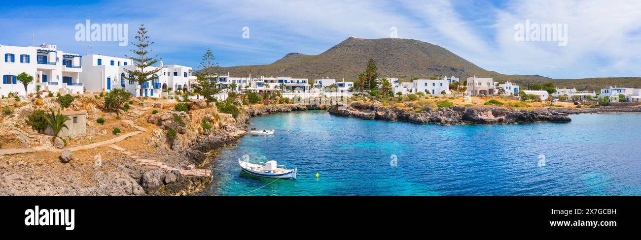 Célèbre village balnéaire d'Avlemonas avec beau fjord pittoresque naturel dans l'île de Kythera, mer Égée du Sud, Grèce Banque D'Images