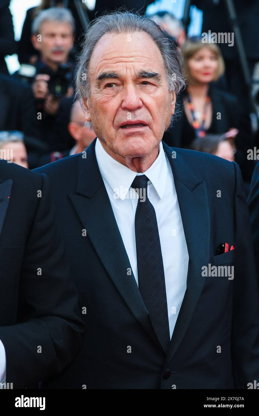 Cannes, France. 19 mai 2024. Oliver Stone arrive sur le tapis rouge pour Horizon : an America Saga lors du 77ème Festival de Cannes. Photo de Julie Edwards./Alamy Live News Banque D'Images