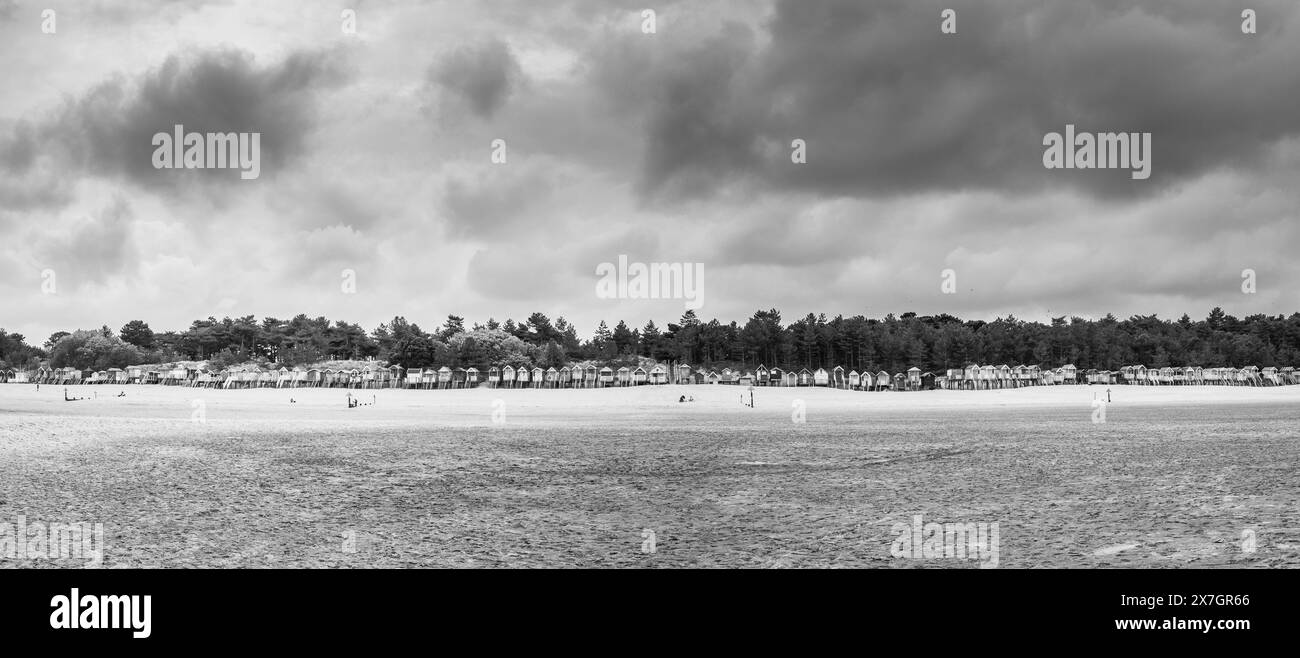 Les cabanes de plage emblématiques sur la plage de Wells Next the Sea, Norflok, Angleterre. Banque D'Images