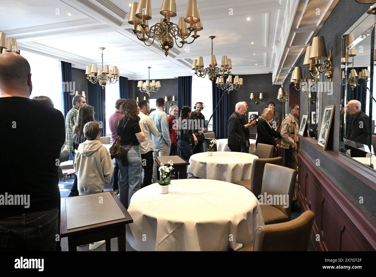 © PHOTOPQR/LE PROGRES/Frédéric CHAMBERT - Collonges-au-Mont-d'Or 20/05/2024 - la maison Paul Bocuse ouvre ses portes aux visiteurs - le 20/05/2024 -les visiteurs vont de salle en salle - la maison Paul Bocuse ouvre ses portes aux visiteurs Collonges-au-Mont-d'Or 5 mai 2024 France crédit : MAXPPP/Alamy Live News Banque D'Images