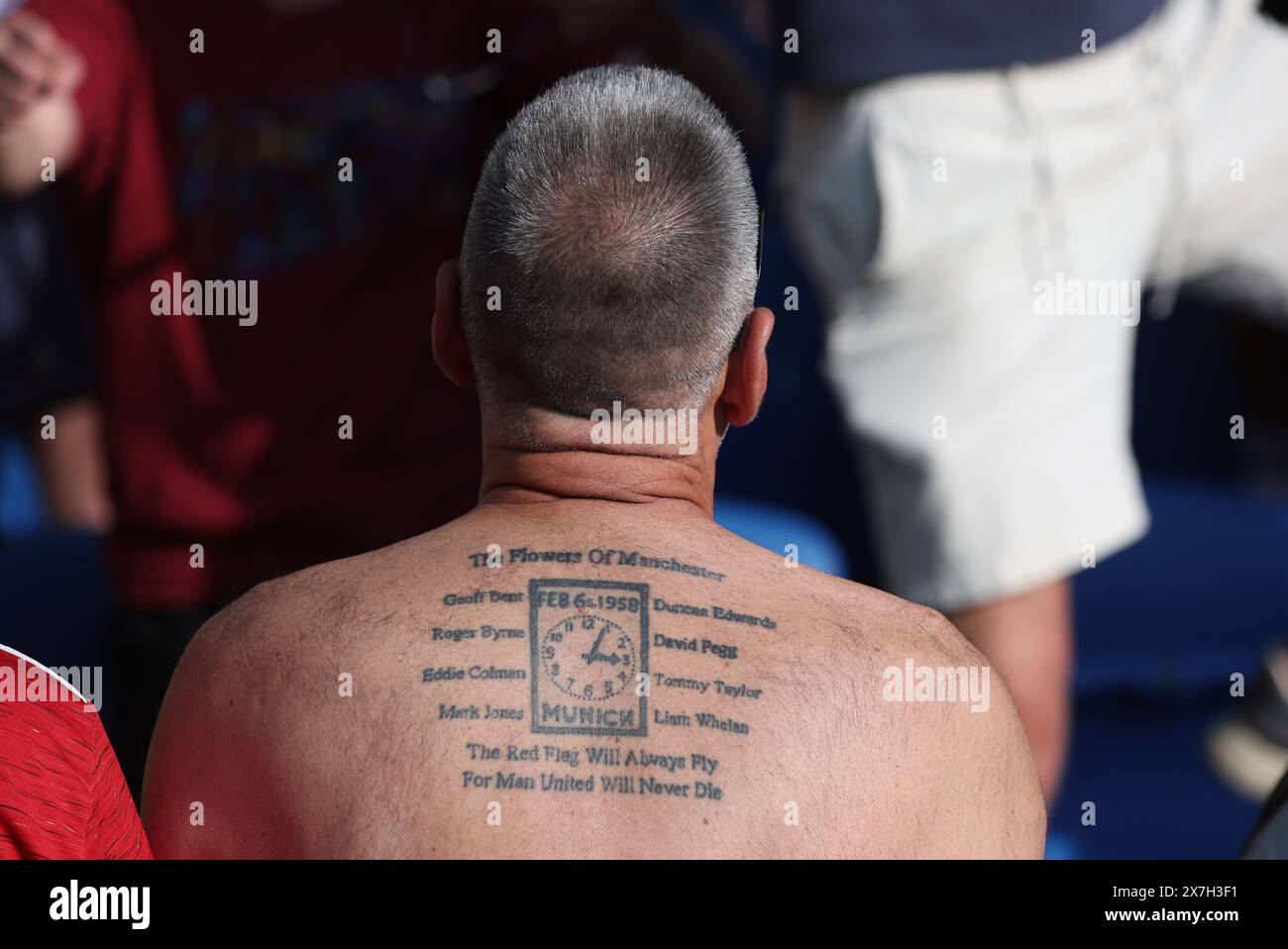 Brighton et Hove, Royaume-Uni. 19 mai 2024. Un fan de Manchester United avec un tatouage montrant des détails sur la catastrophe de Munich lors du match de premier League à l'AMEX Stadium, Brighton et Hove. Le crédit photo devrait se lire : Paul Terry/Sportimage crédit : Sportimage Ltd/Alamy Live News Banque D'Images