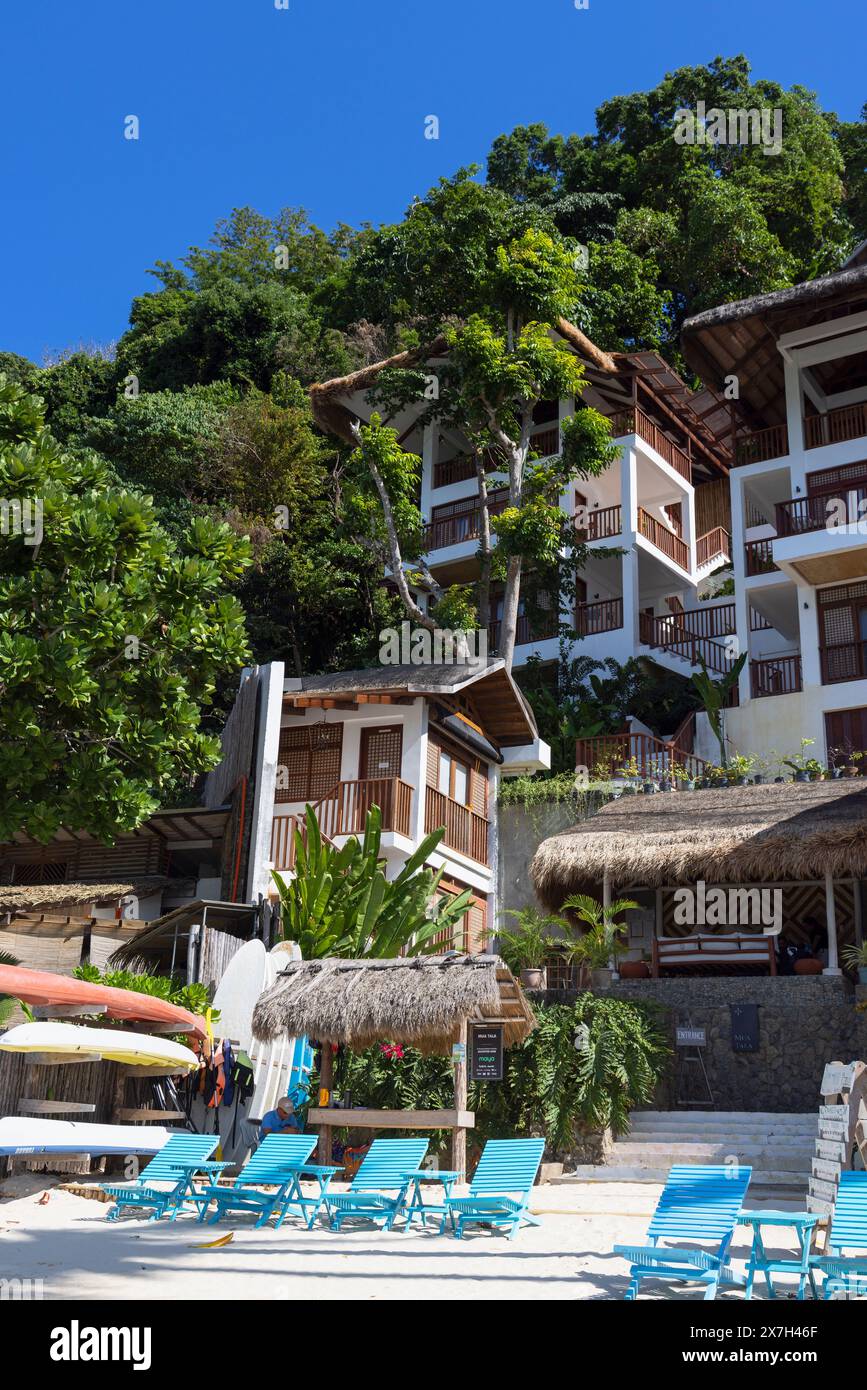 Resort sur la plage de Marimegmeg, El Nido, Bacuit Bay, Palawan, Philippines Banque D'Images