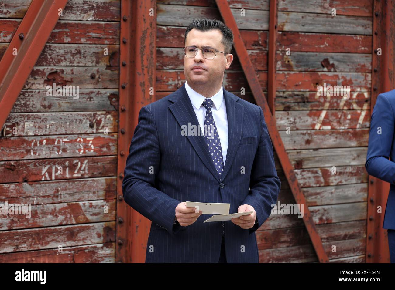 ODESSA, UKRAINE - 18 MAI 2024 - le Consul général de la République de Turkiye à Odessa Birey Yilmazsoy assiste à une représentation à la gare d'Odessa à l'occasion du 80e anniversaire de la déportation des Tatars de Crimée, Odessa, dans le sud de l'Ukraine. Banque D'Images