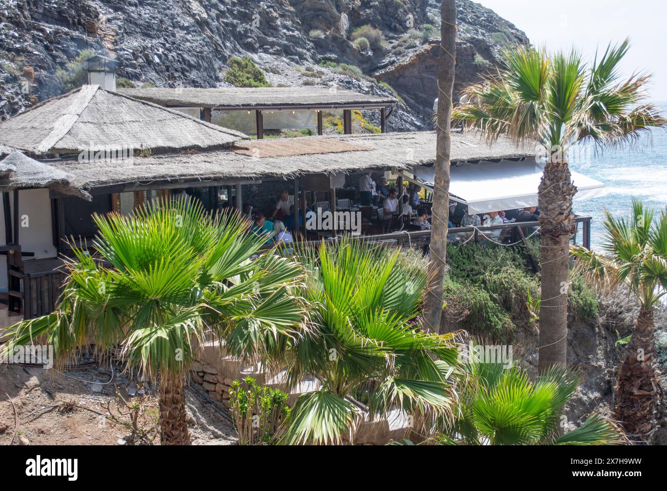 Plage et restaurant à la Cala Cala del Barco en La Manga Golf Resort Murcia Espagne Banque D'Images