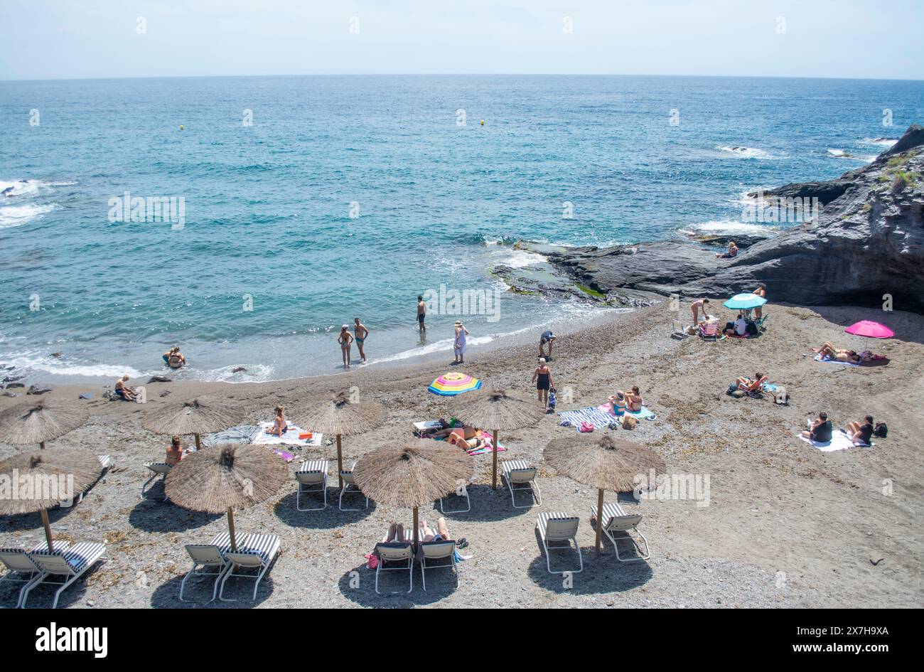 Plage et restaurant à la Cala Cala del Barco en La Manga Golf Resort Murcia Espagne Banque D'Images