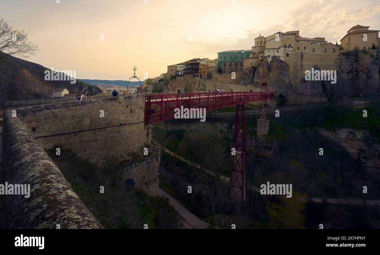 Coucher de soleil au célèbre 'Casas Colgadas' de Cuenca (Espagne) Banque D'Images