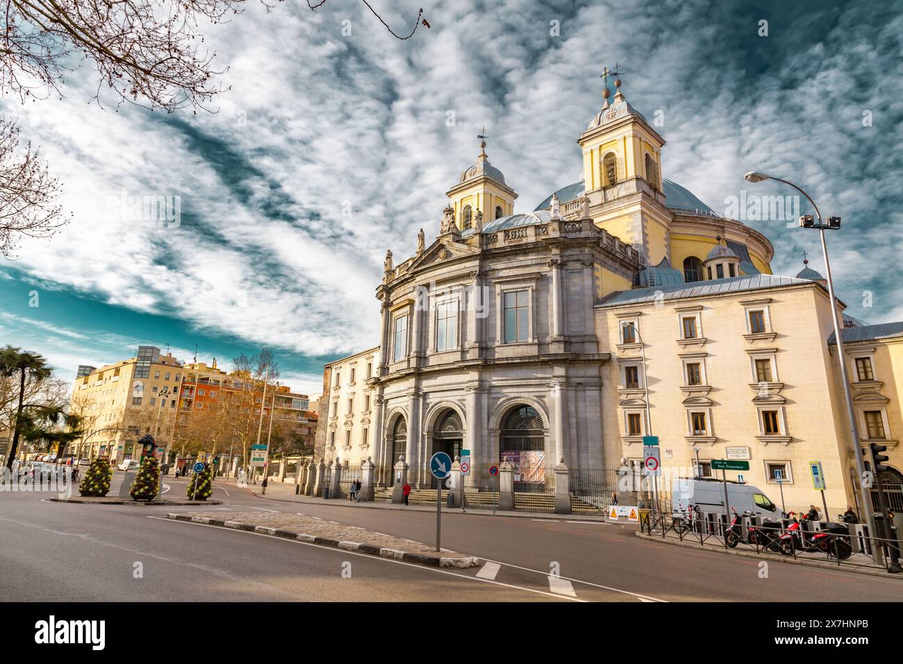Madrid, Espagne - 16 FÉVRIER 2022 : la basilique royale de Saint François la Grande basilique de San Francisco el Grande est une église catholique romaine du Th Banque D'Images