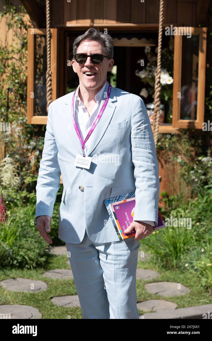 Chelsea, Londres, Royaume-Uni. 20 mai 2024. L'acteur Rob Brydon assiste au RHS Chelsea Flower Show à Londres. Rob participera au tournage du dernier spectacle de Gavin & Stacey sur Barry Island au pays de Galles, où il incarne le personnage Bryn. Crédit : Maureen McLean/Alamy Live News Banque D'Images