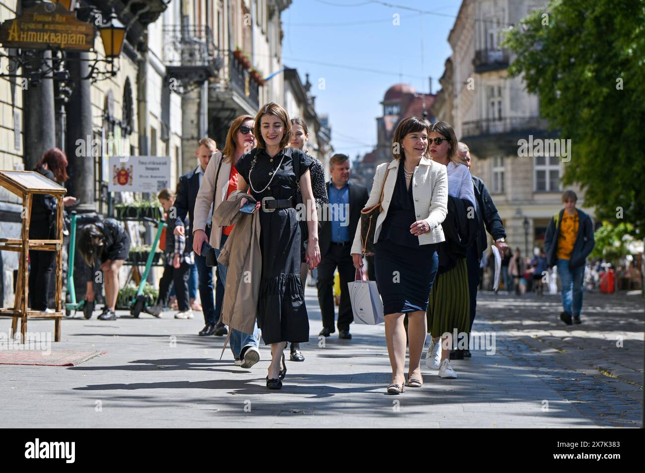 Non exclusif : LVIV, UKRAINE - 18 MAI 2024 - Présidente de l'Agence d'État pour le développement du tourisme de l'Ukraine (SATD) Mariana Oleskiv et Présidente Banque D'Images