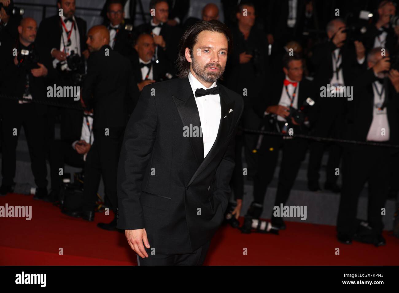 20 mai 2024, Cannes, Côte d'azur, France : SEBASTIAN STAN quitte le tapis rouge après la première projection de 'The Apprentice' au 77e Festival annuel de Cannes au Palais des Festivals de Cannes, France (crédit image : © Mickael Chavet/ZUMA Press Wire) USAGE ÉDITORIAL SEULEMENT! Non destiné à UN USAGE commercial ! Banque D'Images