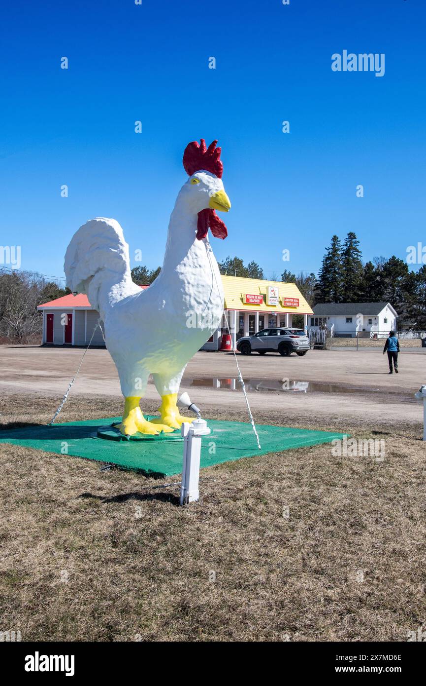 Mascotte de poulet chez Lenny's sur la rue main à Shediac, Nouveau-Brunswick, Canada Banque D'Images