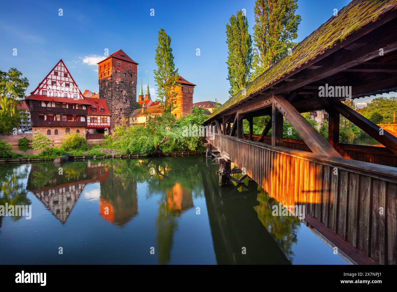 Nuremberg, Allemagne. Image de paysage urbain de la vieille ville de Nuremberg, Bavière, Allemagne au beau coucher de soleil de printemps. Banque D'Images