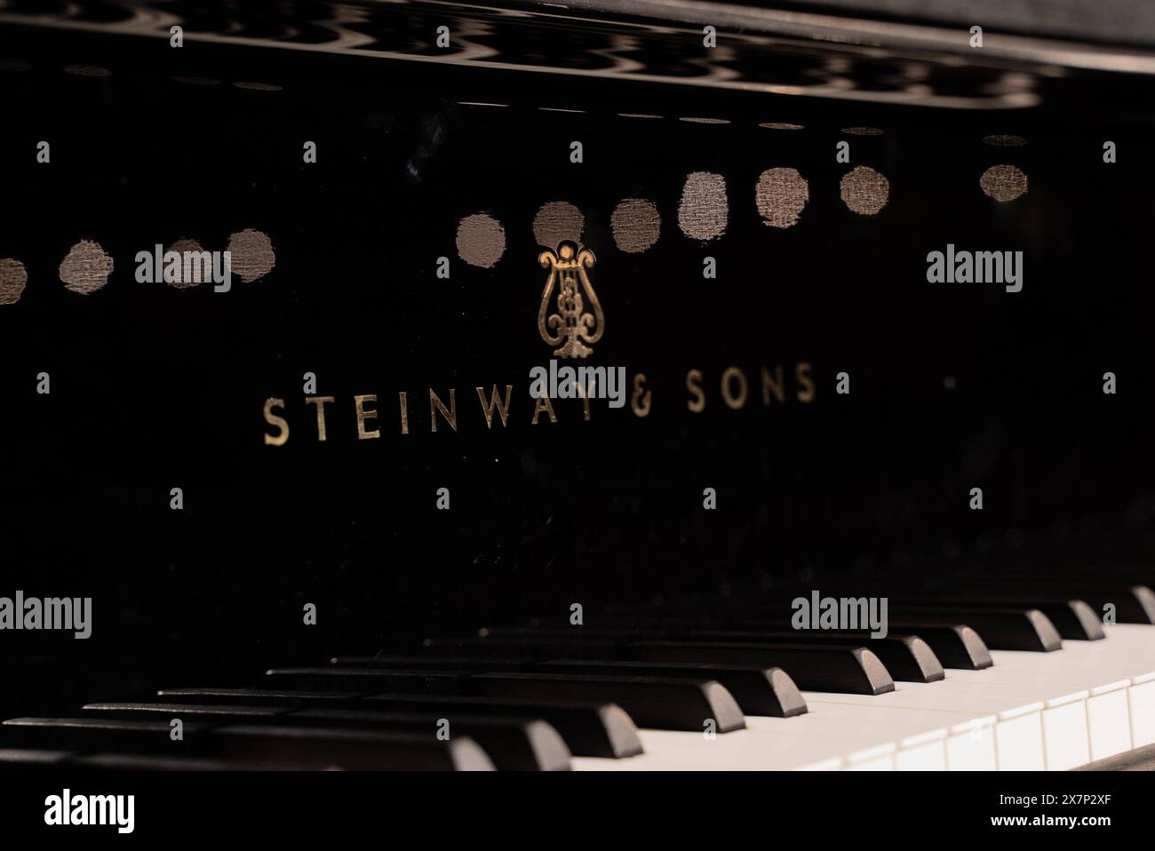 Lübeck Themenbild - Steinway & sons Klavier BEI Jugend musiziert, 20.05.2024 Themenbild - Steinway & sons Klavier BEI Jugend musiziert, 20.05.2024 Steinway & sons Fluegel beim 61. Bundeswettbewerb Jugend musiziert Deutscher Musikrat im grossen Haus, Théâtre Luebeck. *** Lübeck image thème Steinway sons piano à Jugend musiziert, 20 05 2024 image thème Steinway sons piano à Jugend musiziert, 20 05 2024 Steinway sons piano à queue au 61 Bundeswettbewerb Jugend musiziert Deutscher Musikrat im grossen Haus, Theater Luebeck Copyright : xEibner-Pressefoto/JonasxLohrmannx EP_JLN Banque D'Images