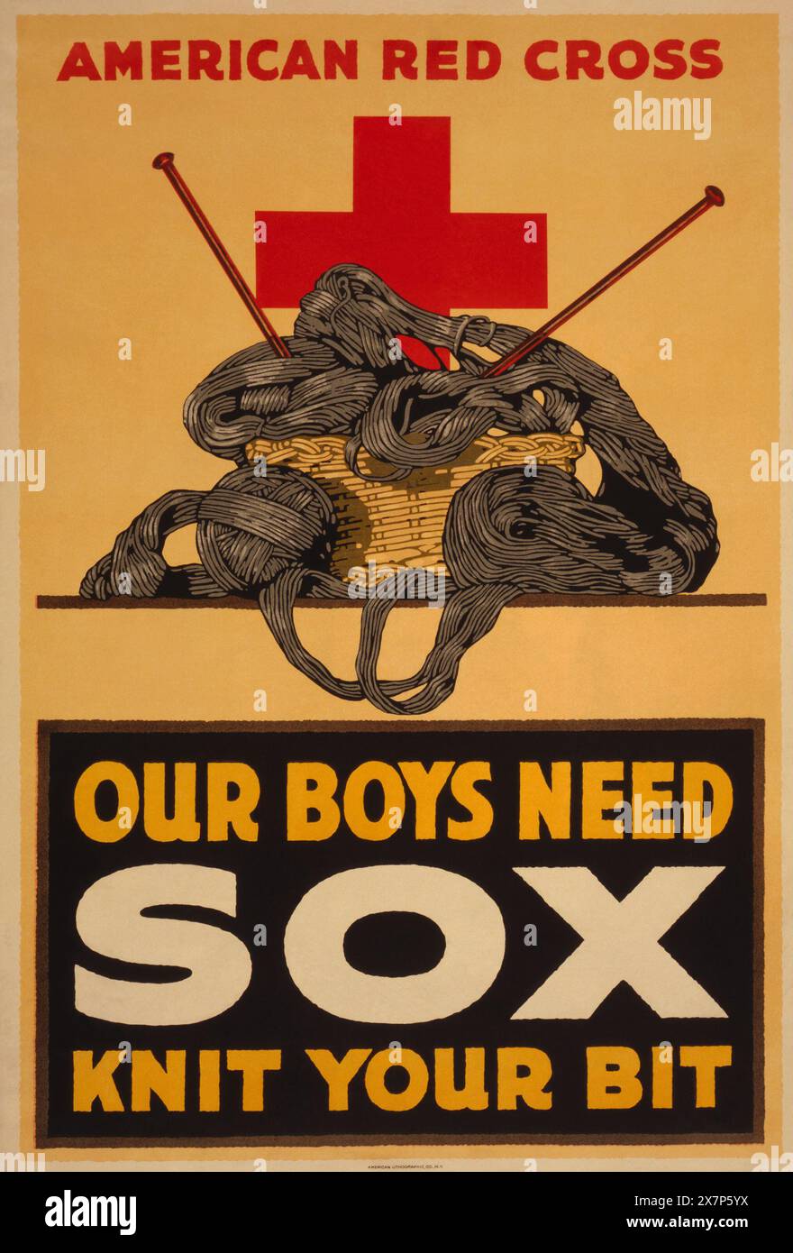 Nos garçons ont besoin de sox - Knit Your bit, US, 1917-1918 N.Y. : American Lithographic Co., [entre 1914 et 1918] publicité par affiche de la Croix-Rouge américaine Banque D'Images