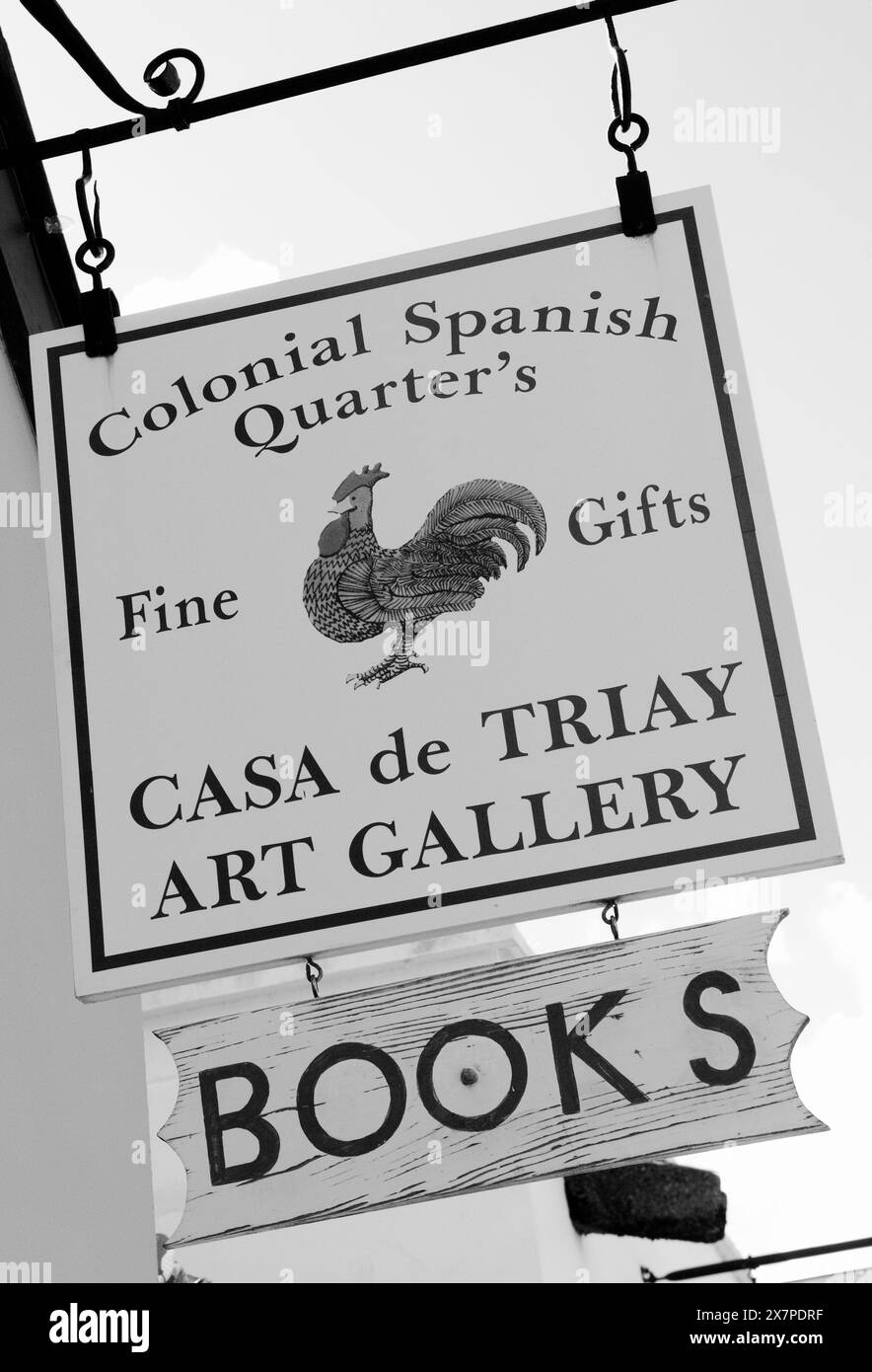'Charme littéraire : signe de librairie Colonial Spanish Quarter dans le quartier historique Augustine, Floride.' Banque D'Images