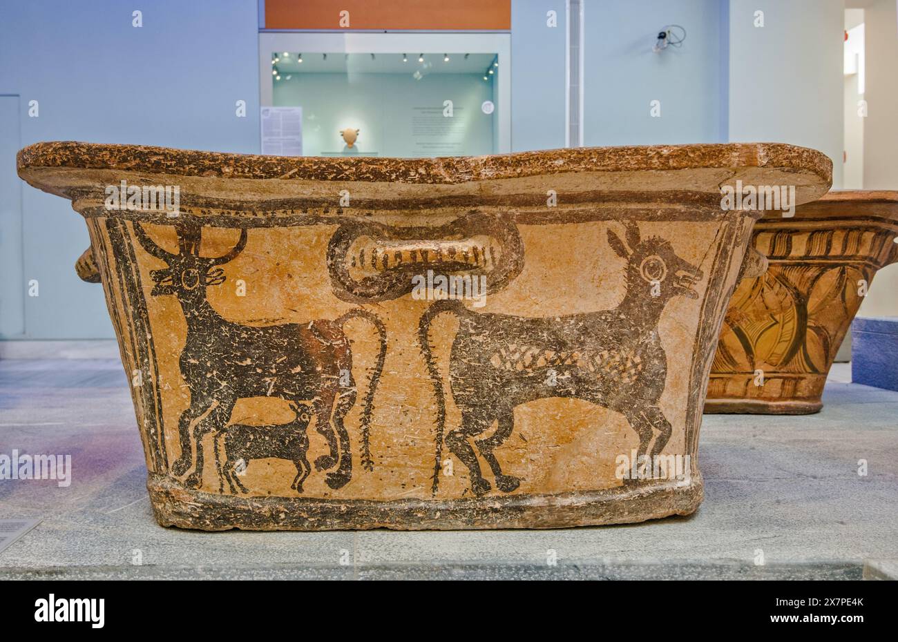 Larnax style baignoire ouverte Minoan, cercueil, de Pachyammos, 1350-1250 av. J.-C., Musée archéologique d'Héraklion, Crète, Grèce Banque D'Images