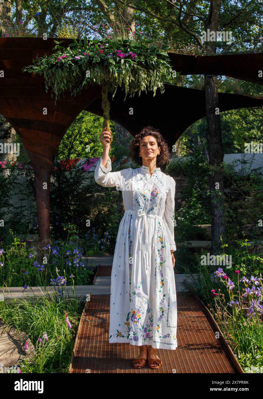 Game of Thrones, Rome, et Obi-Wan Kenobi actrice, Indira Varma - WaterAid Garden, designer : Tom Massey & je Ahn, entrepreneur : Landscape Associates Banque D'Images