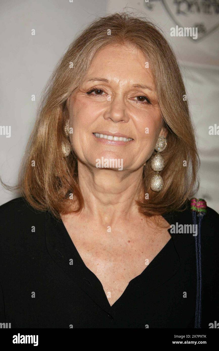 Gloria Steinem assiste à la cérémonie des National Board of Review of Motion Pictures Awards à Tavern on the Green à New York le 10 janvier 2006. Crédit photo : Henry McGee/MediaPunch Banque D'Images