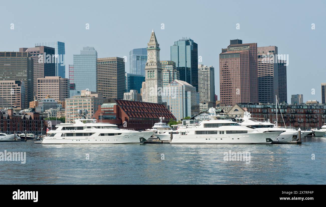 Boston North End Harbor Front. Face à la rivière Charles. Boston, Massachusetts, États-Unis Banque D'Images