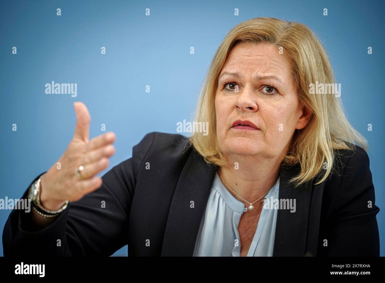 German Interior Minister Nancy Faeser speaks during a press conference to announce the case figures for politically motivated crime, in Berlin, Tuesday, May 21, 2024. Politically motivated crime in Germany increased last year by almost 2%, taking it to the highest level since the government started recording these crimes more than 20 years ago, the country's top security official said Tuesday. (Kay Nietfeld/dpa via AP) Banque D'Images
