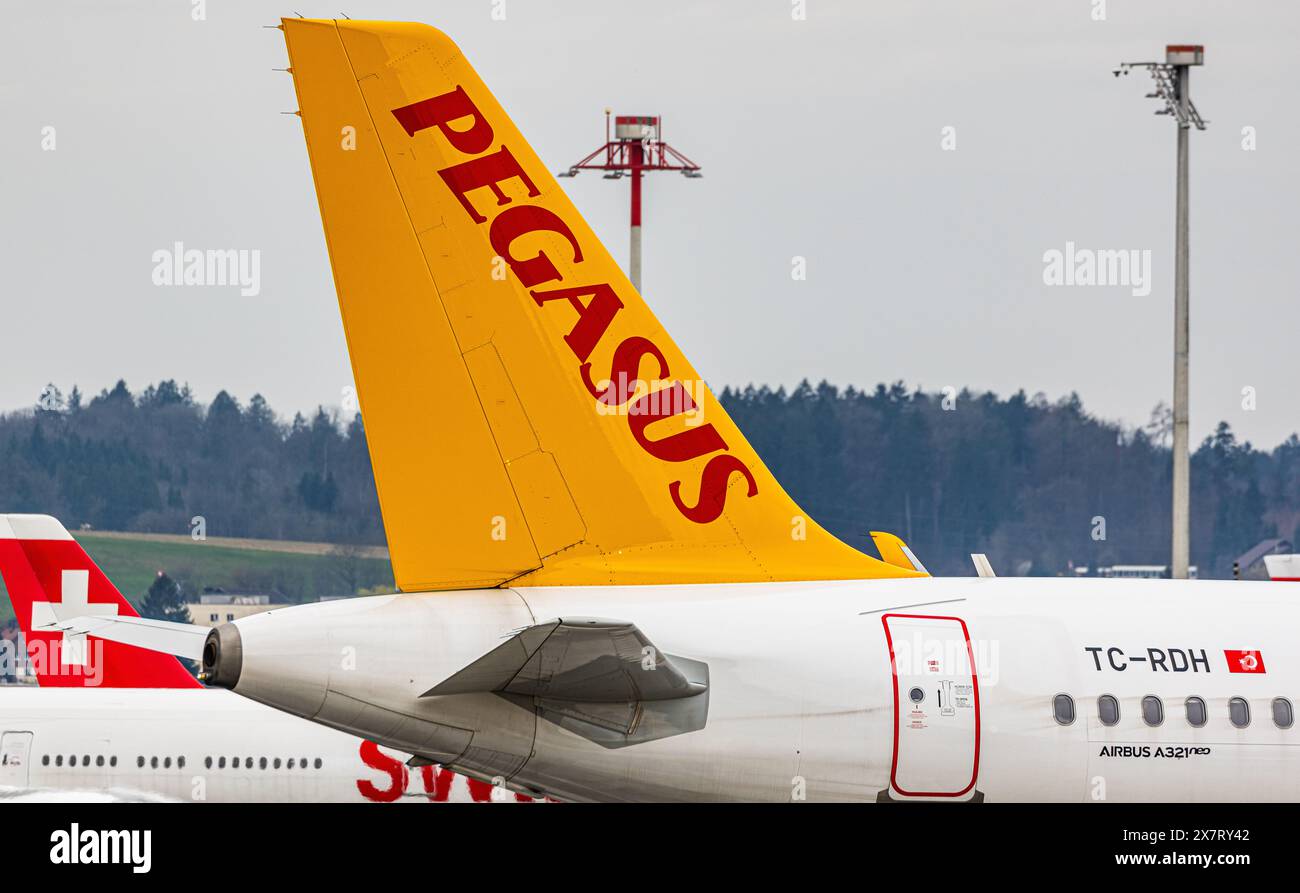 Empennage d'un Airbus A321-251NX de Pegasus Airlines à l'aéroport de Zurich. Enregistrement TC-RDH. (Zurich, Suisse, 11.03.2024) Banque D'Images