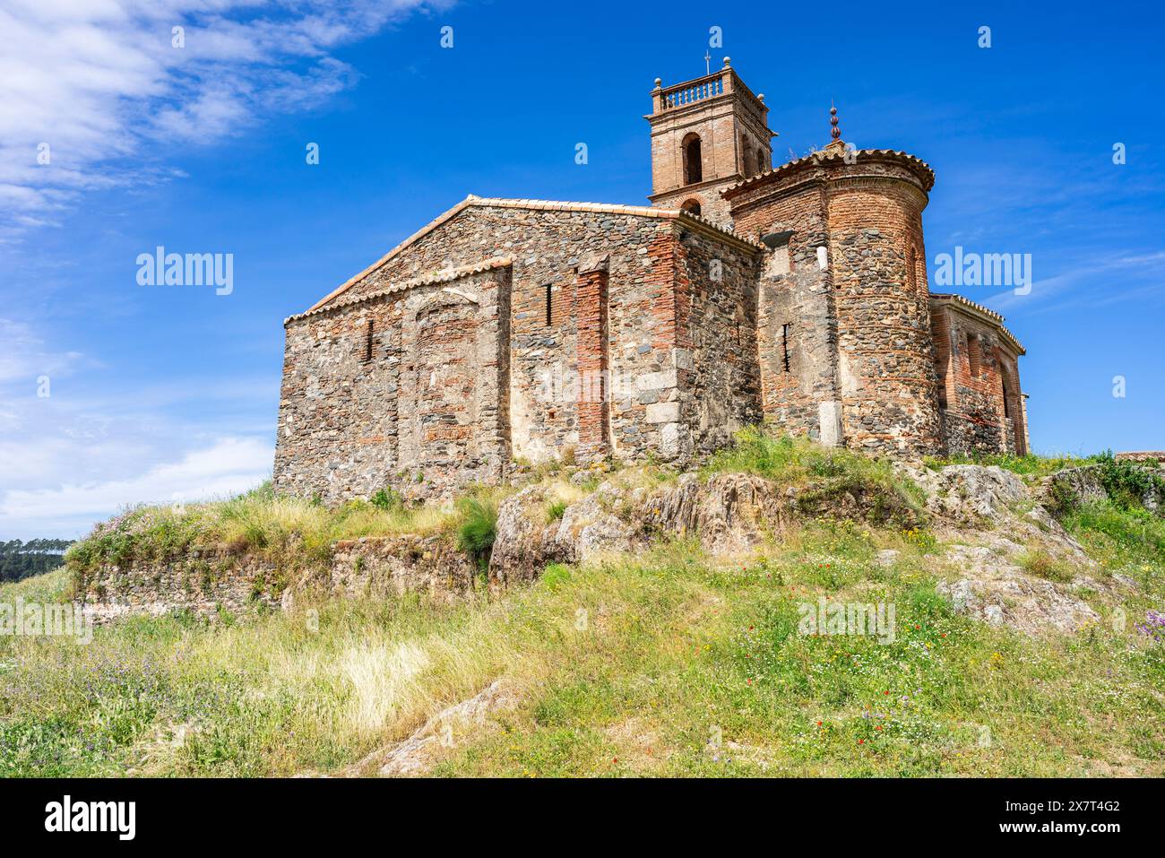 Château d'Almonaster, sur les vestiges d'une basilique wisigothique du vie siècle, Banque D'Images