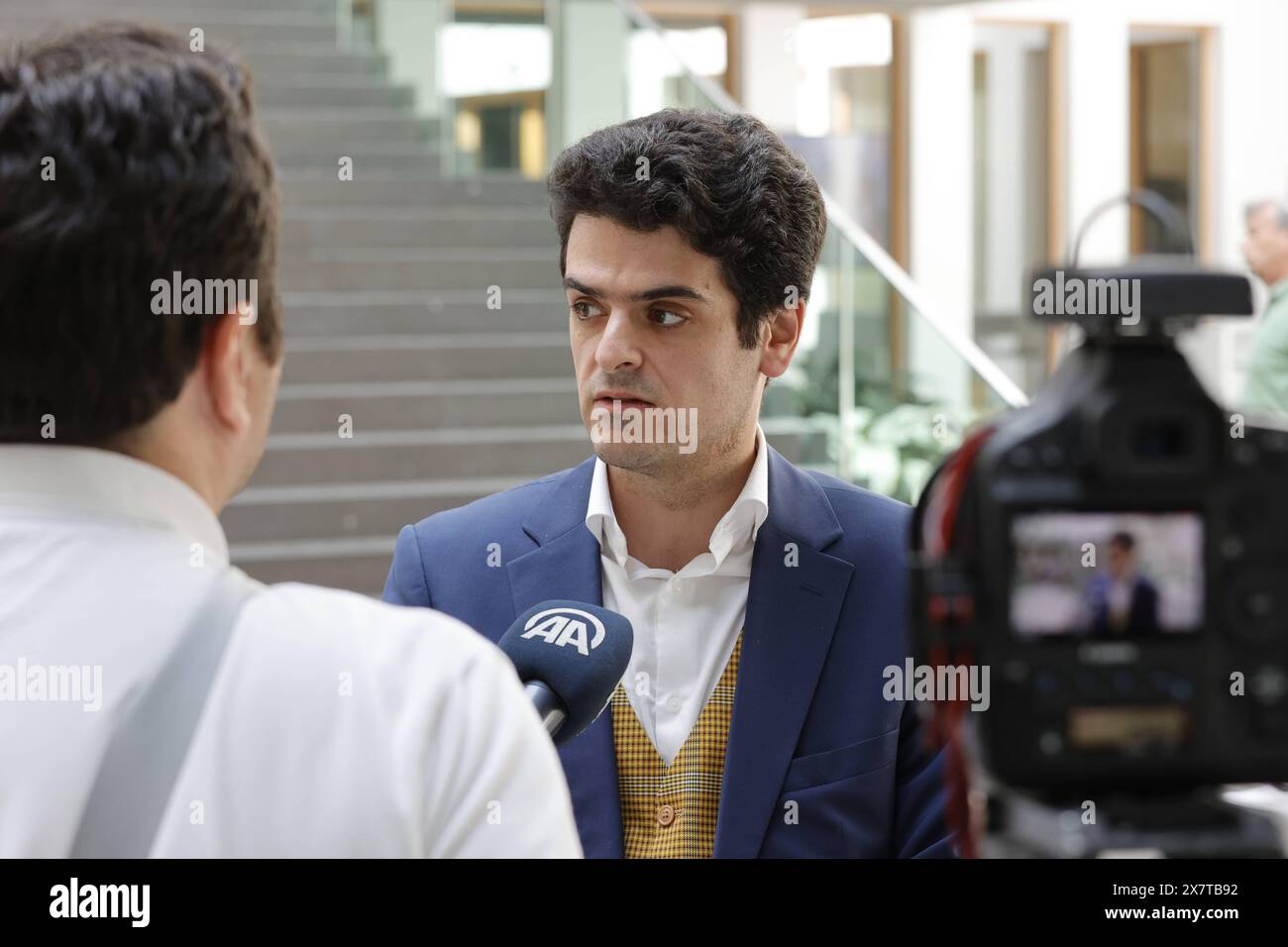 Professeur Michael Barenboim, professeur für Ensemblespiel und Violine an der Barenboim-Said Akademie, Deutschland, Berlin, Bundespressekonferenz, Thema : Proteste an Hochschulen gegen den Krieg in Gaza *** Professeur Michael Barenboim, professeur de jeu d'ensemble et de violon à la Barenboim Said Academy, Allemagne, Berlin, Conférence de presse fédérale, sujet Banque D'Images