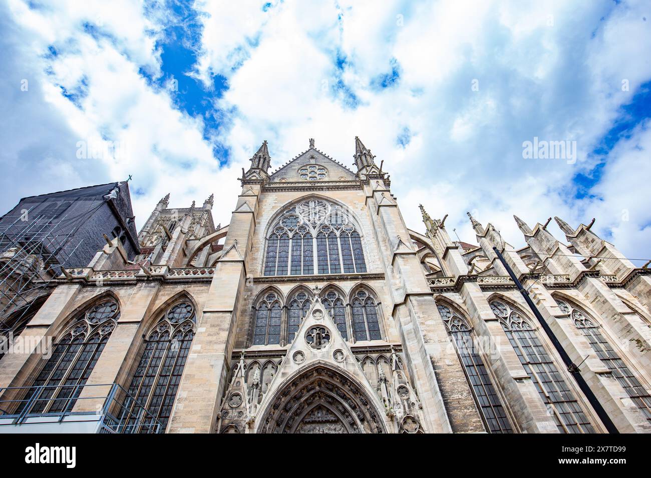 MEAUX, FRANCE, 18 AVRIL 2023 : intérieur et détails architecturaux de la cathédrale Saint-Etienne de Meaux, France Banque D'Images