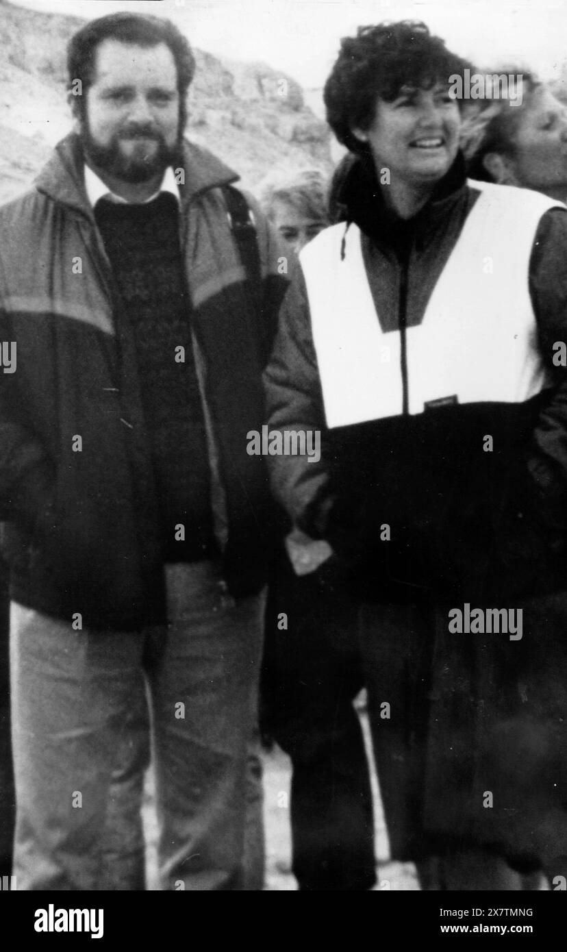 LE CONSUL BRITANNIQUE LARRY BANKS ET SON ÉPOUSE LIZ, QUI A ÉTÉ PRIS EN OTAGE PAR SADAM HUSSEIN LORS DU SIÈGE DE L'AMBASSADE BRITANNIQUE À BAGDAD, 1990 PIC MIKE WALKER 1990 Banque D'Images