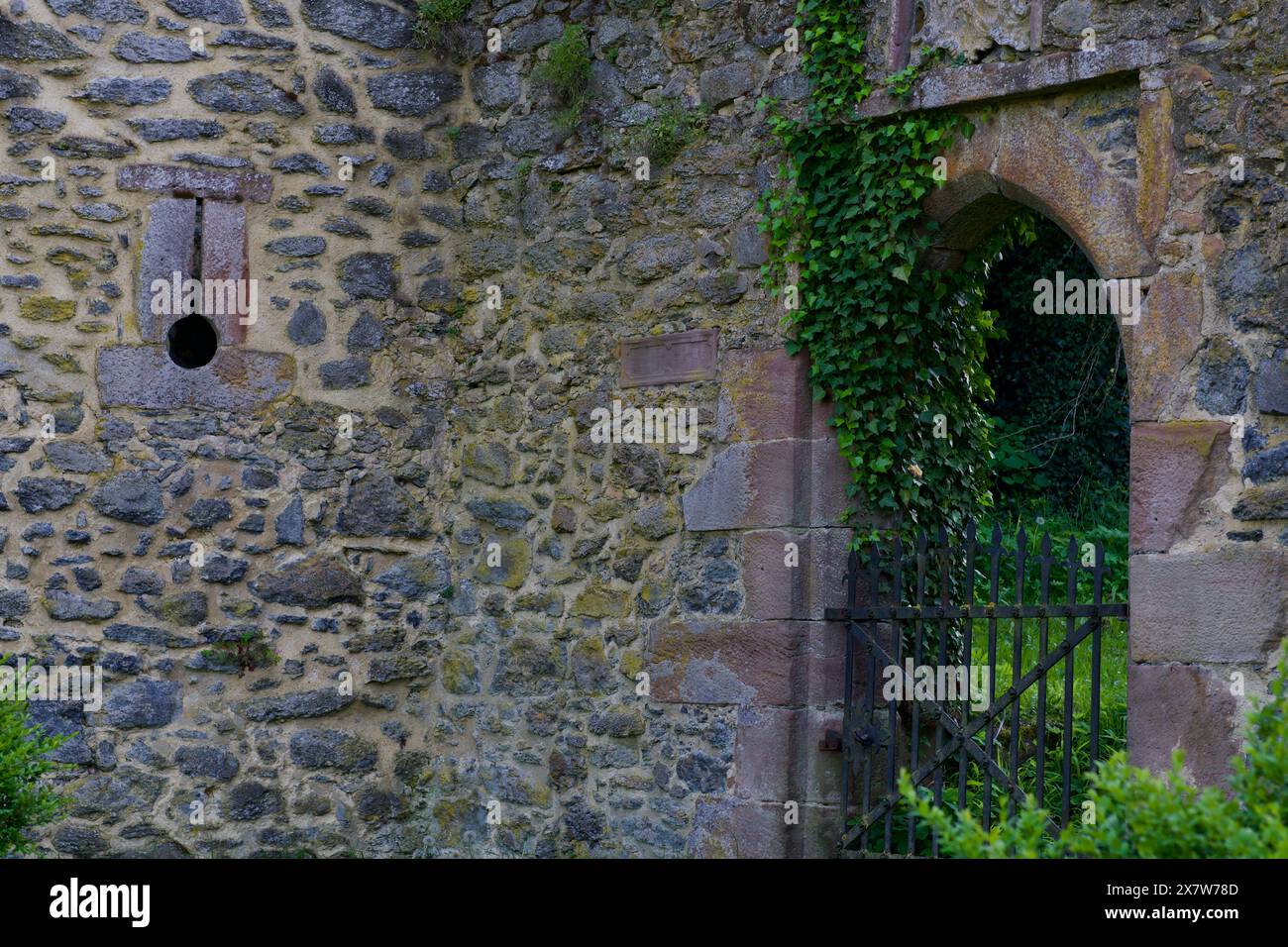 Entrée à un jardin dans un château allemand. Banque D'Images